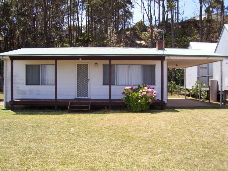 20 Bay Rd, Long Beach NSW 2536