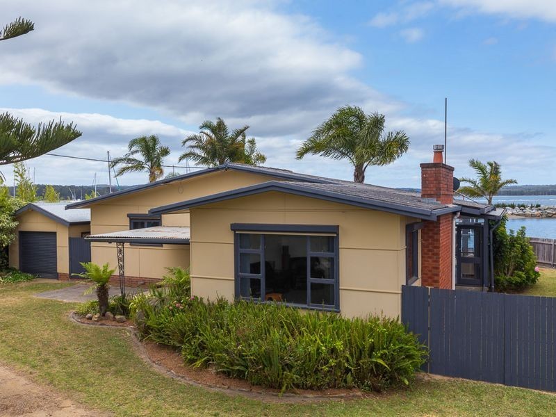 31 Beach Road, Batemans Bay NSW 2536