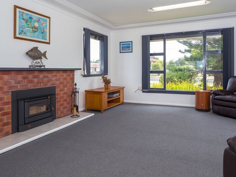 31 Beach Road, Batemans Bay NSW 2536