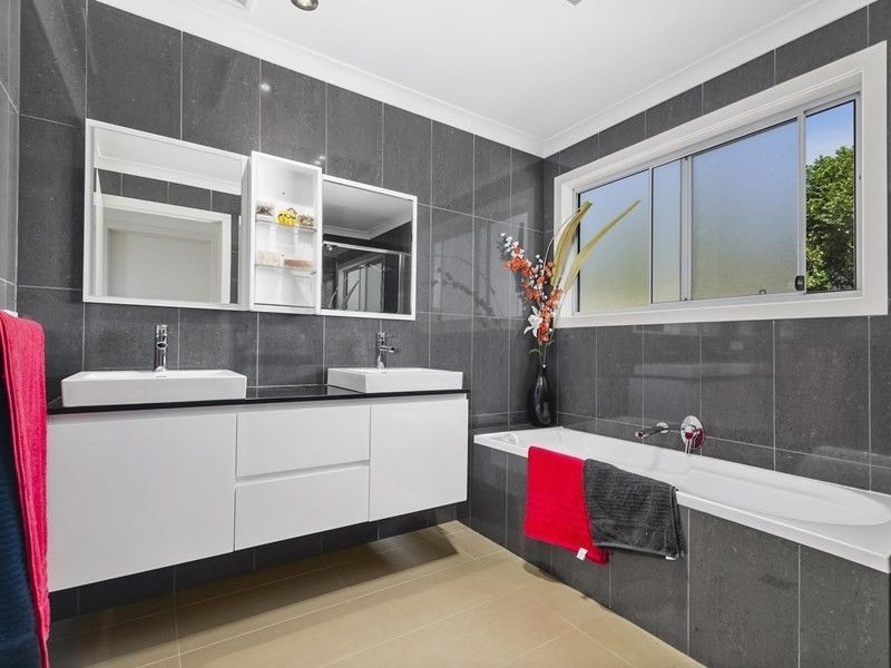36 Calton Road, Batehaven NSW 2536