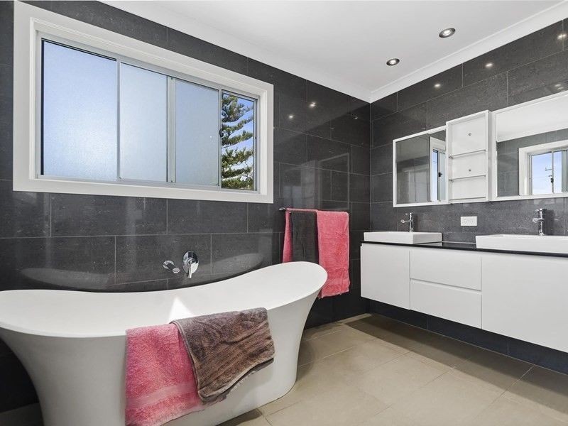 36 Calton Road, Batehaven NSW 2536