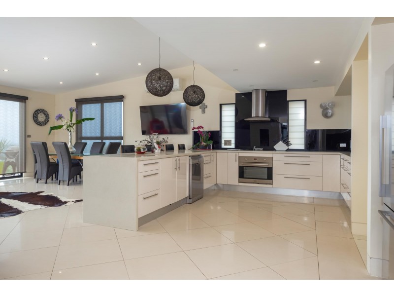 16 Mary Place, Long Beach NSW 2536