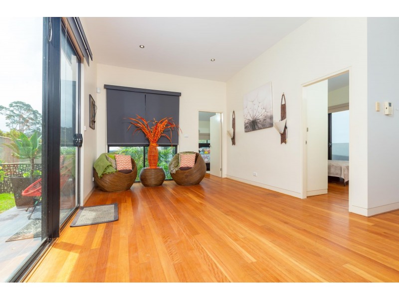 16 Mary Place, Long Beach NSW 2536