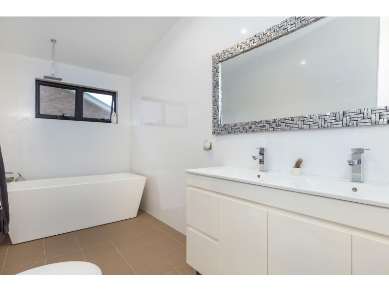 16 Mary Place, Long Beach NSW 2536