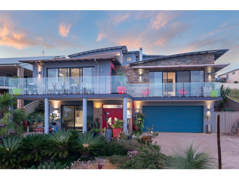 16 Mary Place, Long Beach NSW 2536