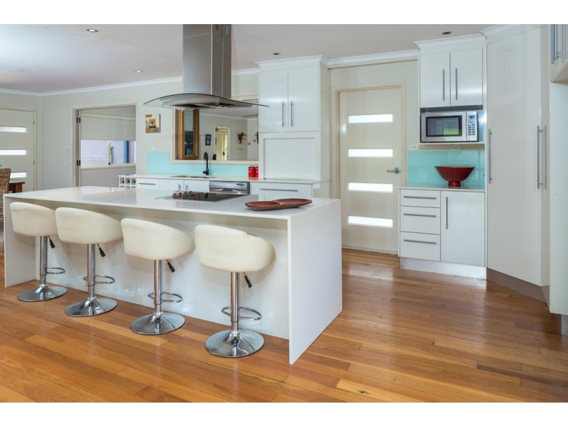 10 Renee Crescent, Moruya Heads NSW 2537