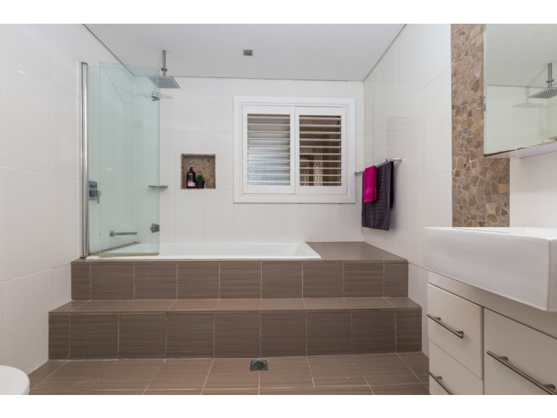 10 Renee Crescent, Moruya Heads NSW 2537