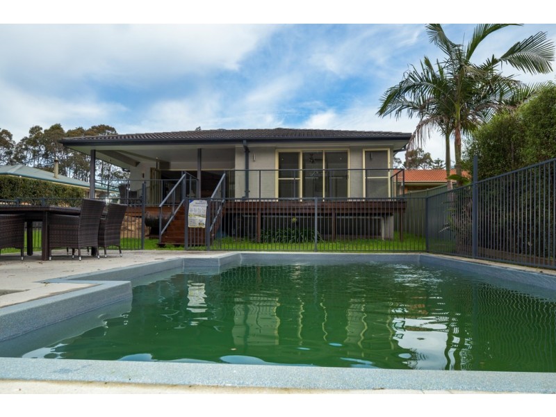 10 Renee Crescent, Moruya Heads NSW 2537