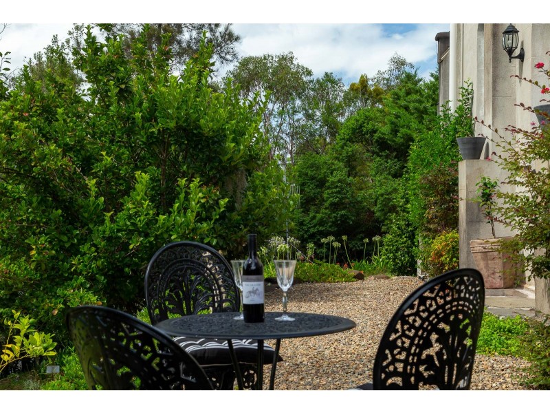 1 Runnyford Road, Nelligen NSW 2536