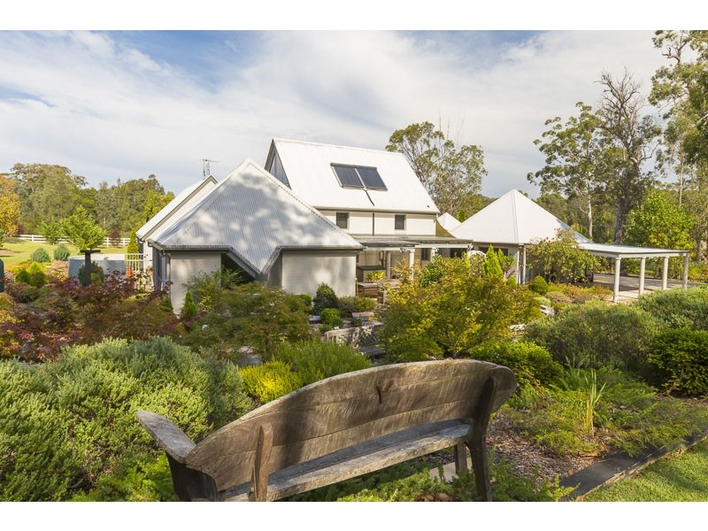 8 Cors Parade, North Batemans Bay NSW 2536