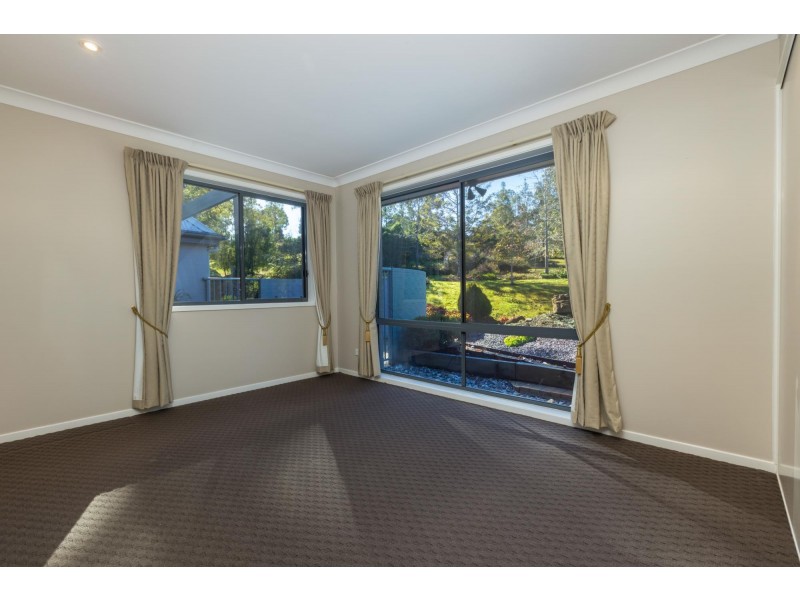 8 Cors Parade, North Batemans Bay NSW 2536