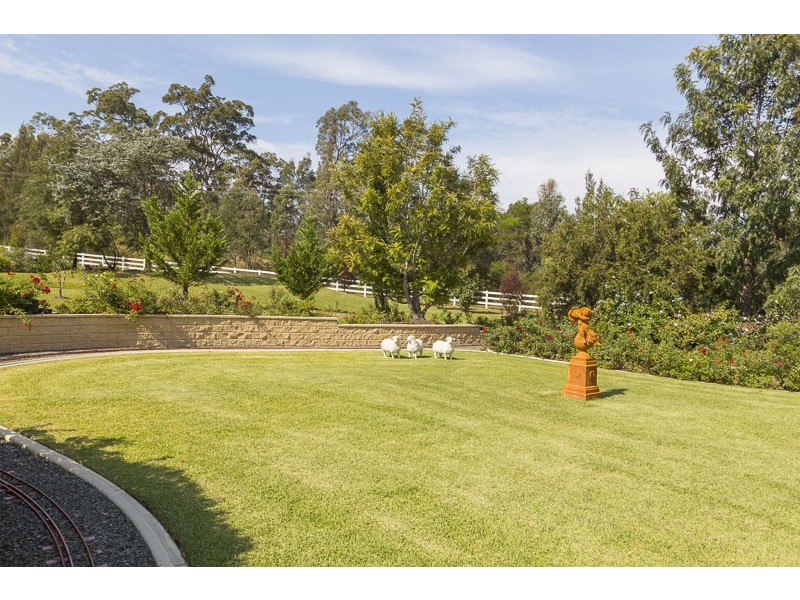 8 Cors Parade, North Batemans Bay NSW 2536