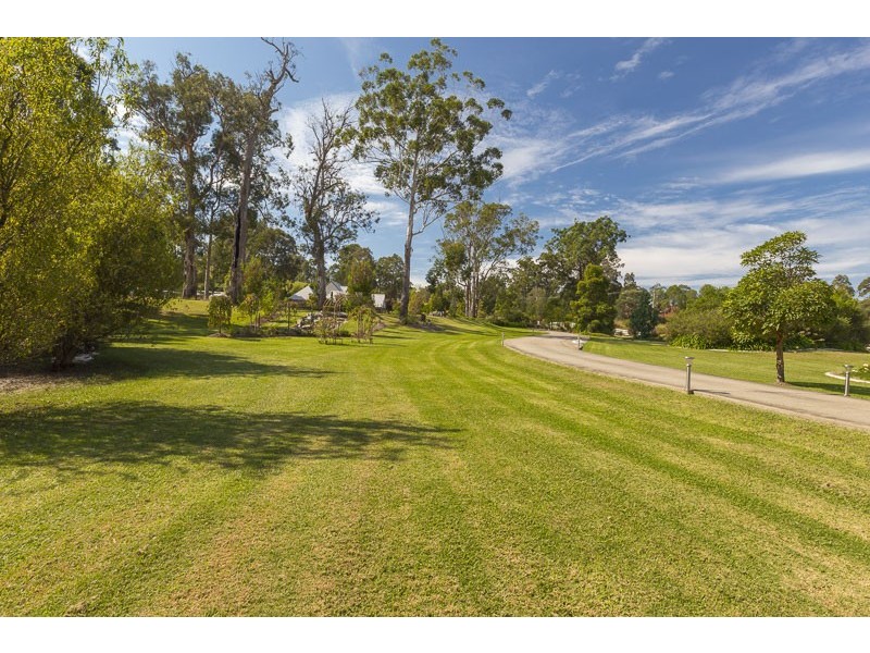 8 Cors Parade, North Batemans Bay NSW 2536