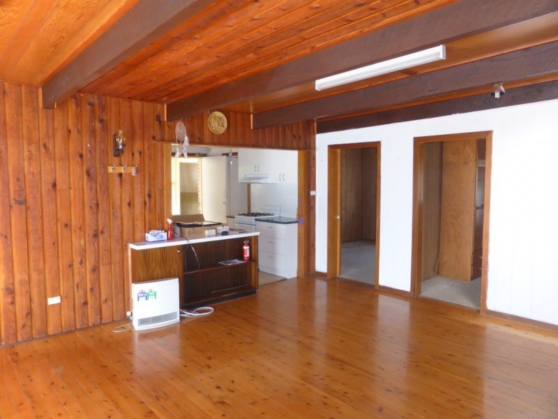 6 Valley Road, Sunshine Bay NSW 2536