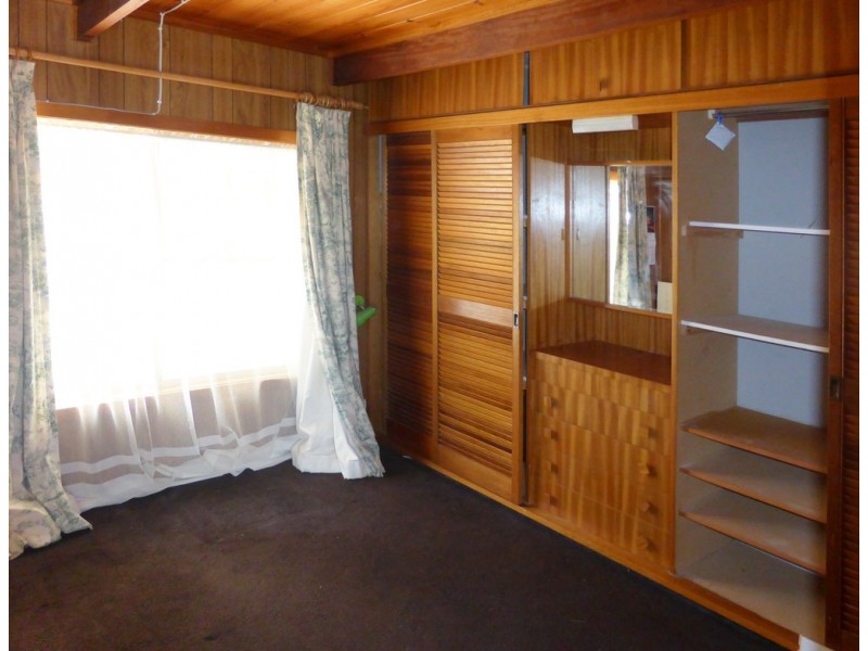 6 Valley Road, Sunshine Bay NSW 2536