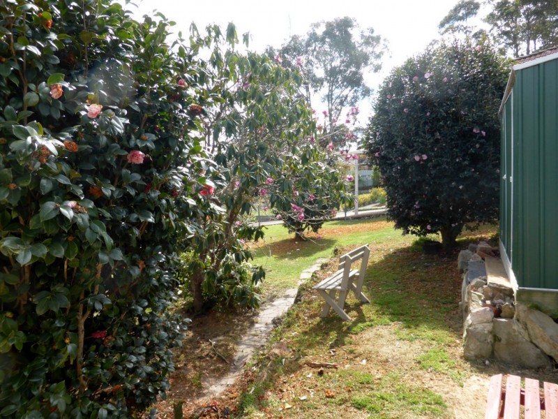 6 Valley Road, Sunshine Bay NSW 2536