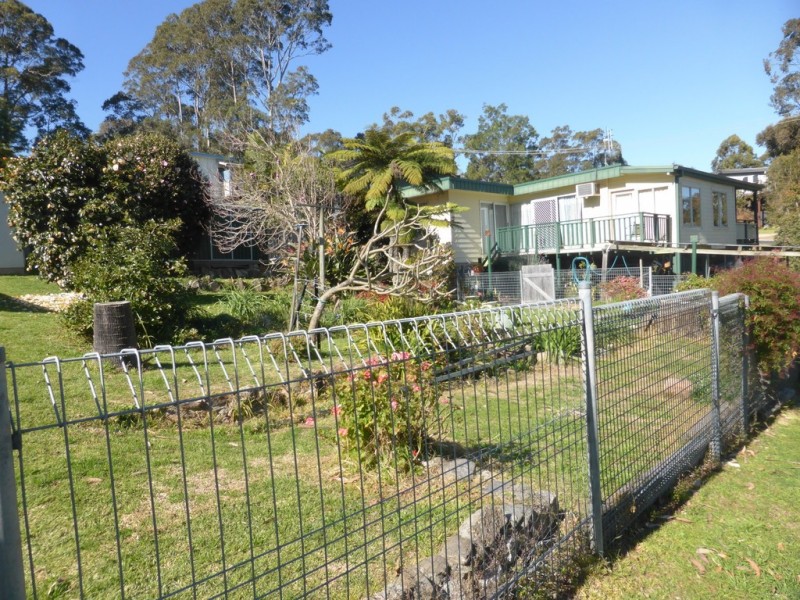 6 Valley Road, Sunshine Bay NSW 2536