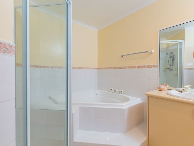 2/368 Beach Road, Batehaven NSW 2536