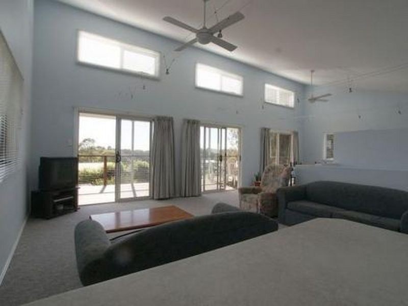 19 Dampier St, Congo NSW 2537