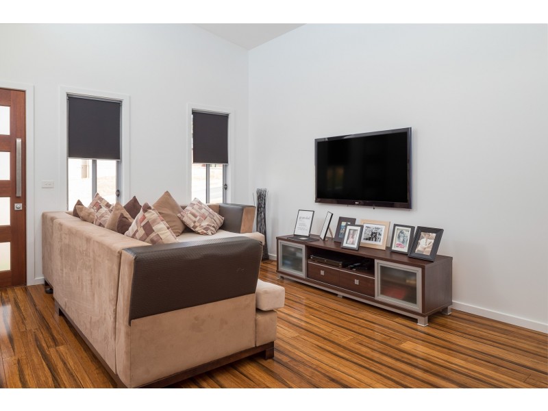 1 Apple Berry Place, Batemans Bay NSW 2536