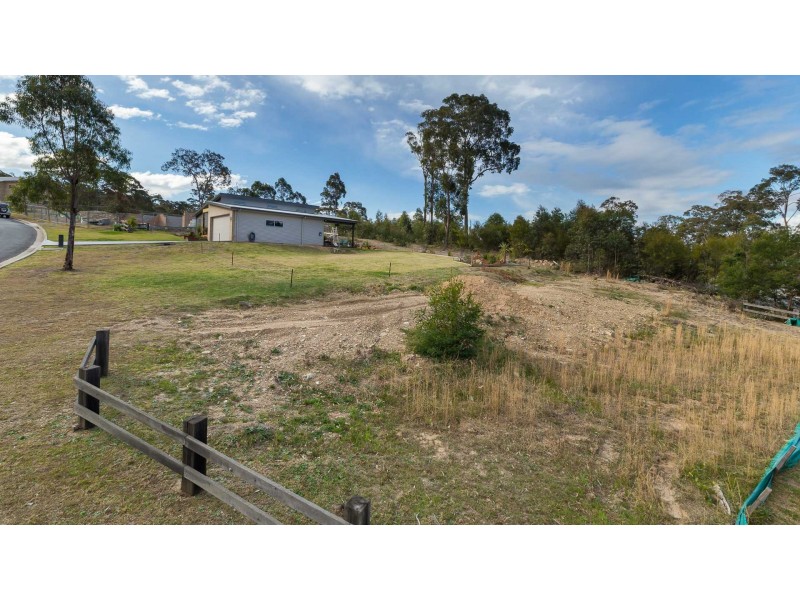 1 Apple Berry Place, Batemans Bay NSW 2536