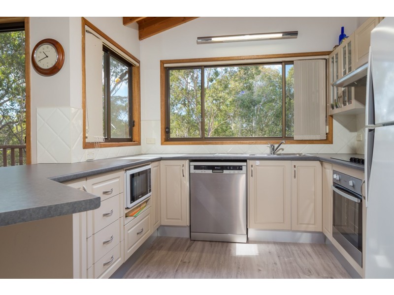 6 Penthouse Place, North Batemans Bay NSW 2536