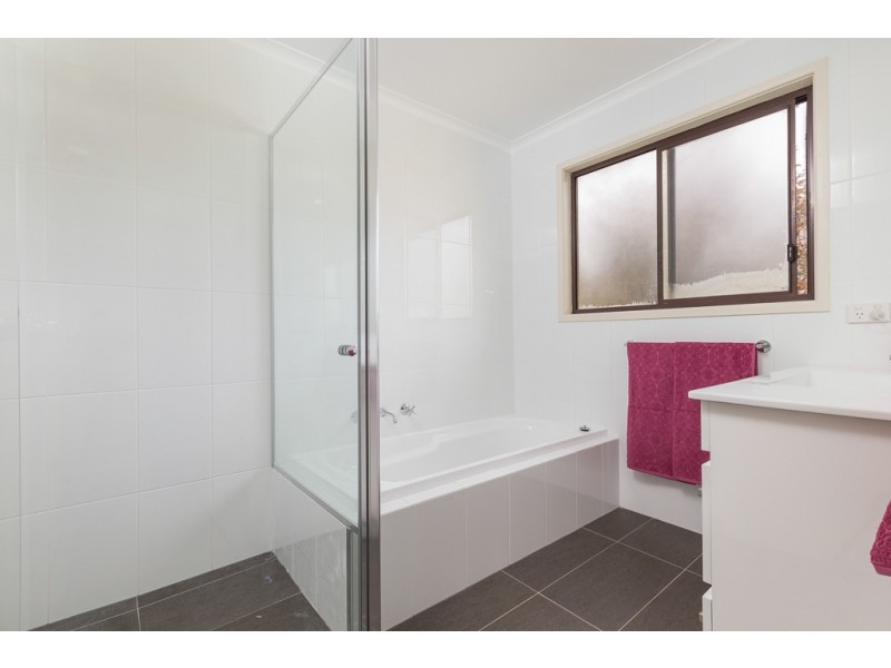 10 Berrima Parade, Surfside NSW 2536