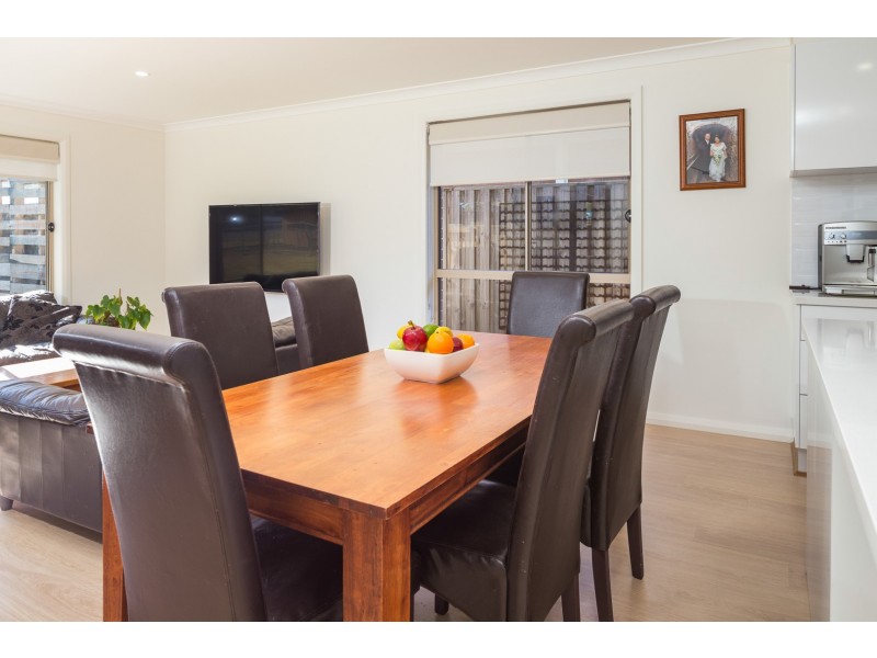 11 Dawarra Street, Tomakin NSW 2537