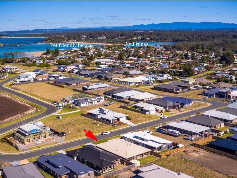 11 Dawarra Street, Tomakin NSW 2537