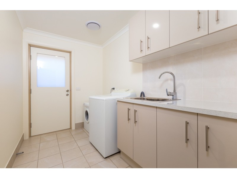 11 Dawarra Street, Tomakin NSW 2537