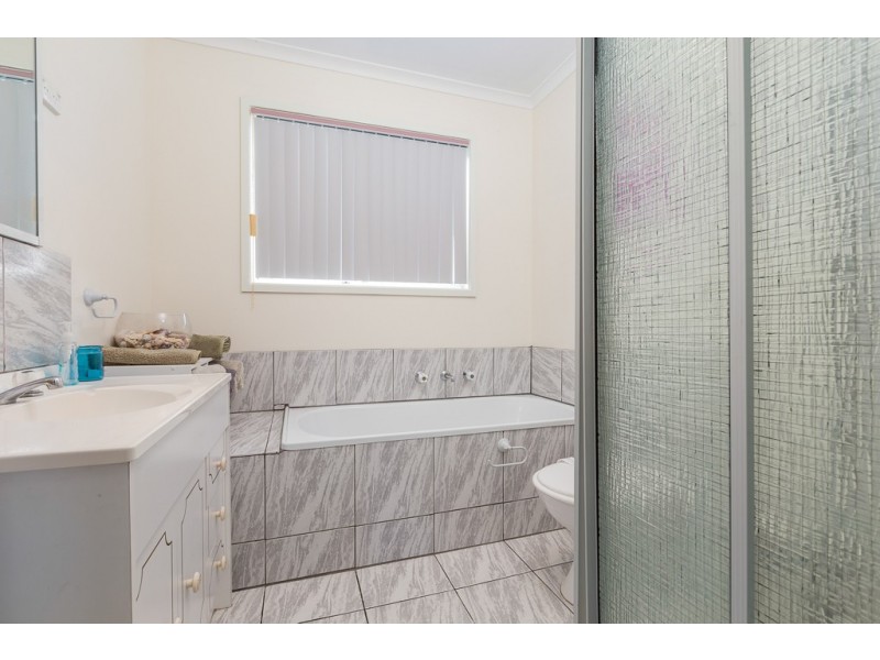 18 Belbowrie Parade, Maloneys Beach NSW 2536