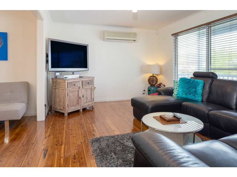 18 Belbowrie Parade, Maloneys Beach NSW 2536