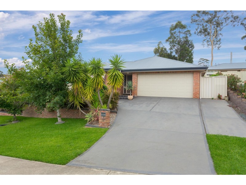 39 Canning Crescent, Sunshine Bay NSW 2536