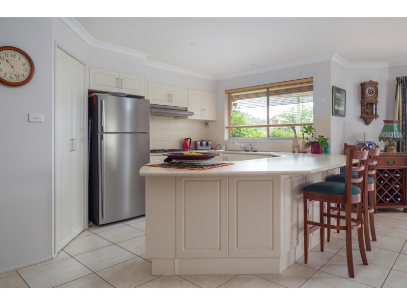 39 Canning Crescent, Sunshine Bay NSW 2536