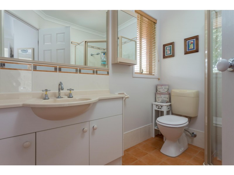 39 Canning Crescent, Sunshine Bay NSW 2536