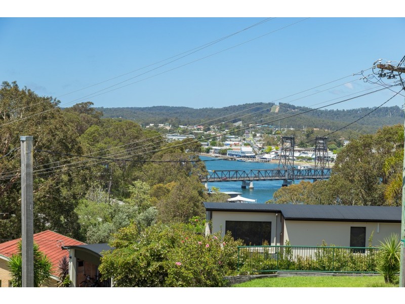 18 Penthouse Place, North Batemans Bay NSW 2536
