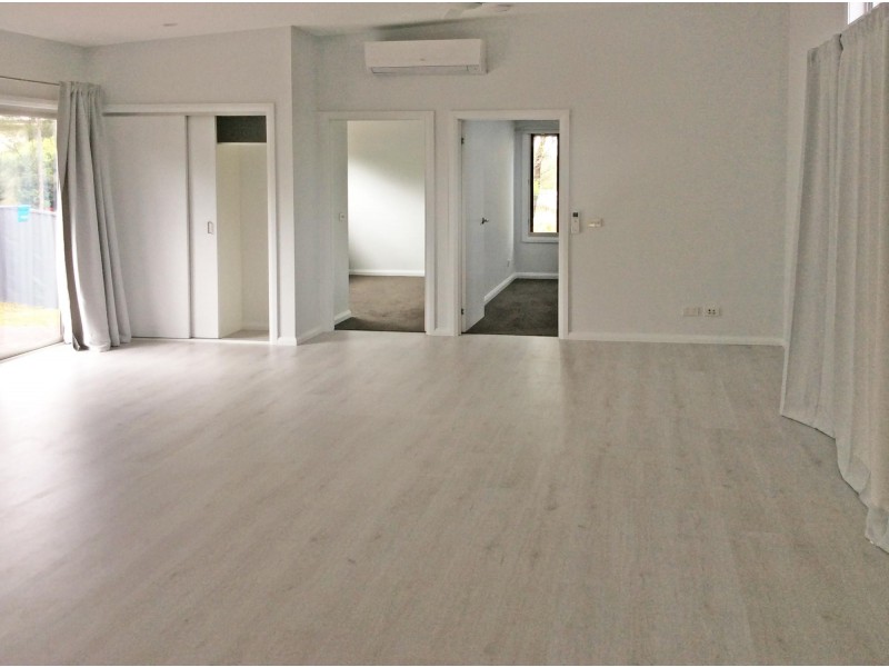 8 Broomfield Crescent, Long Beach NSW 2536