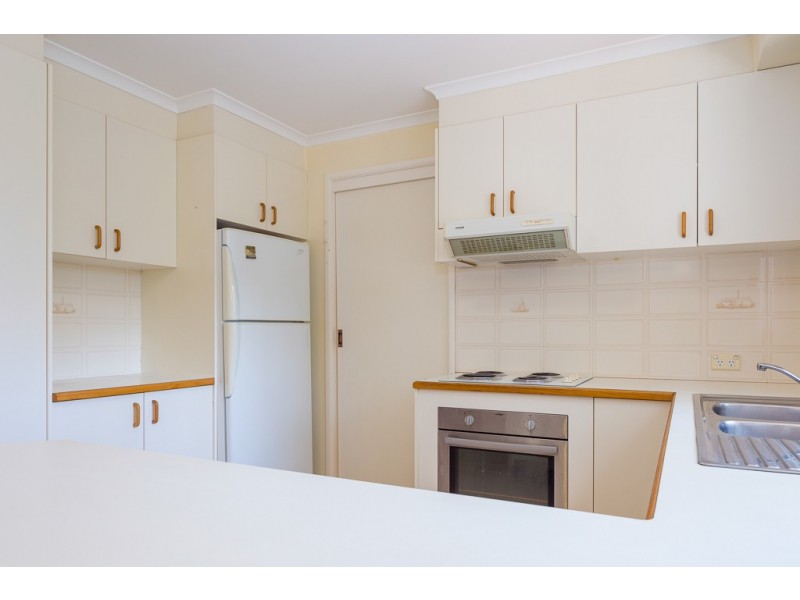 2/6 Lisa Place, Sunshine Bay NSW 2536