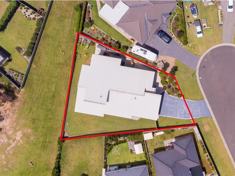 3 Hunter Place, Sunshine Bay NSW 2536