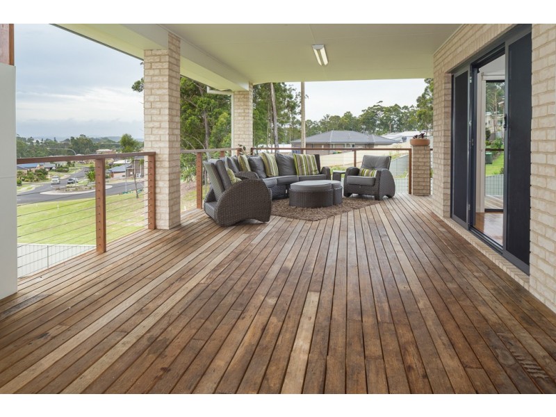 3 Hunter Place, Sunshine Bay NSW 2536