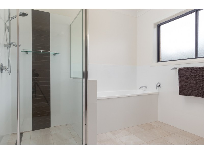 3 Hunter Place, Sunshine Bay NSW 2536