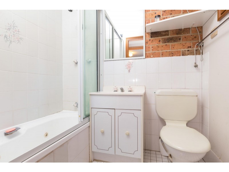 2/2 Bent Street, Batemans Bay NSW 2536