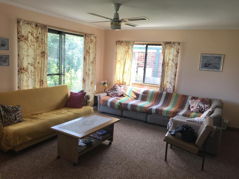 8 Belbowrie Parade, Maloneys Beach NSW 2536