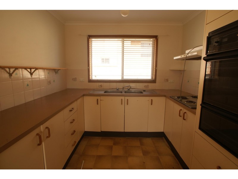 2 Joseph Street, Batehaven NSW 2536