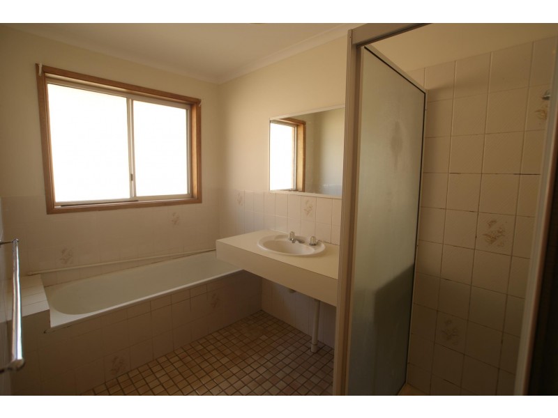 2 Joseph Street, Batehaven NSW 2536