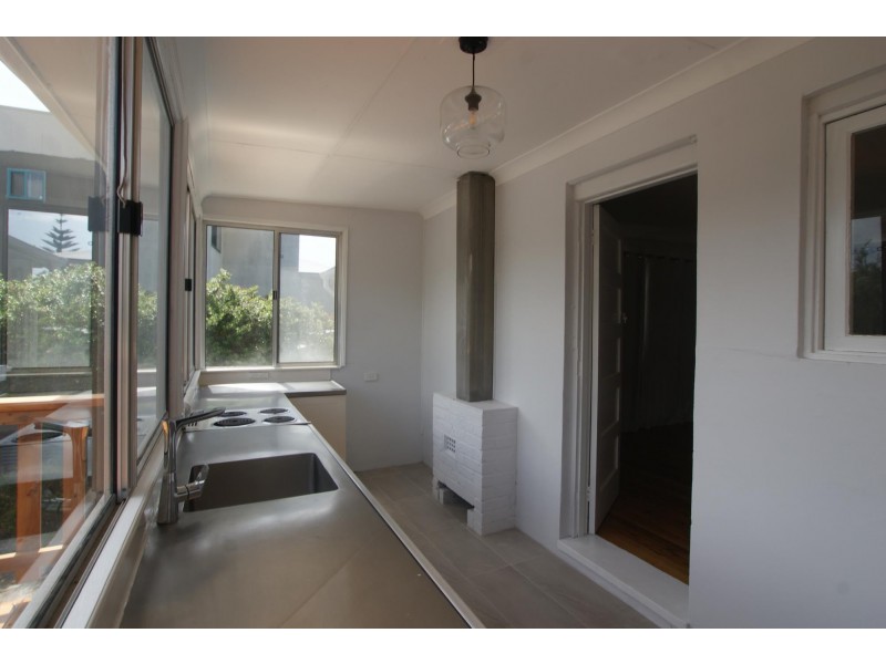 10 Wimbin Avenue, Malua Bay NSW 2536