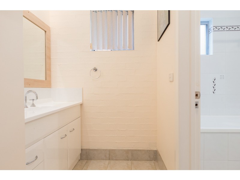 6 Camp Lane, Batemans Bay NSW 2536