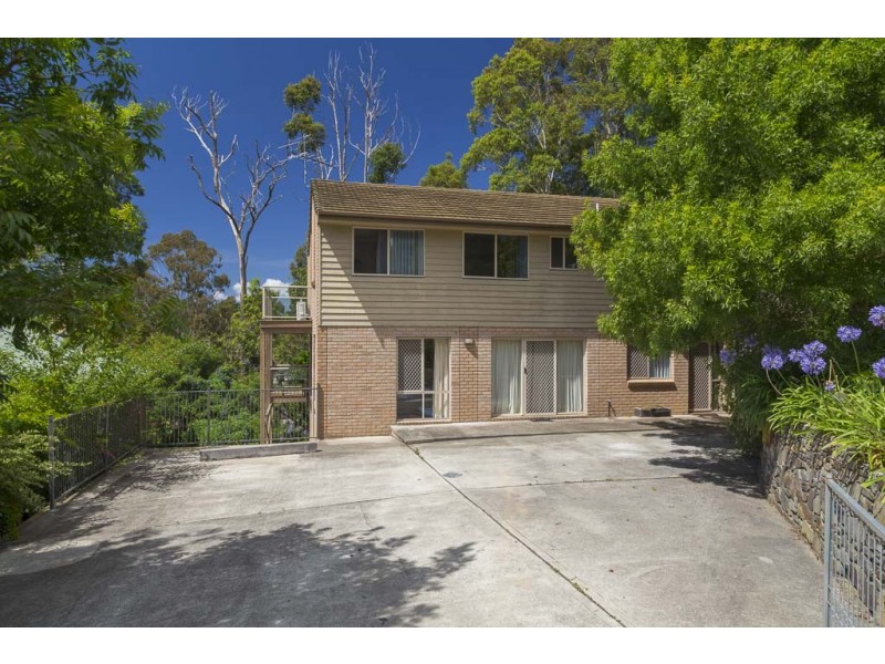 11 Hawks Nest Place, Surfside NSW 2536