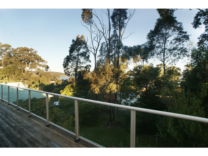 11 Hawks Nest Place, Surfside NSW 2536