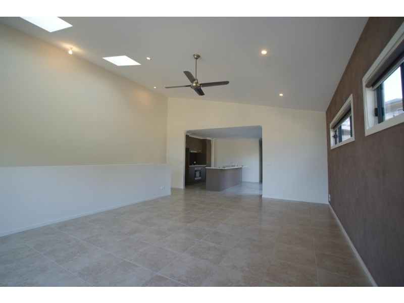42B Broomfield Cres, Long Beach NSW 2536